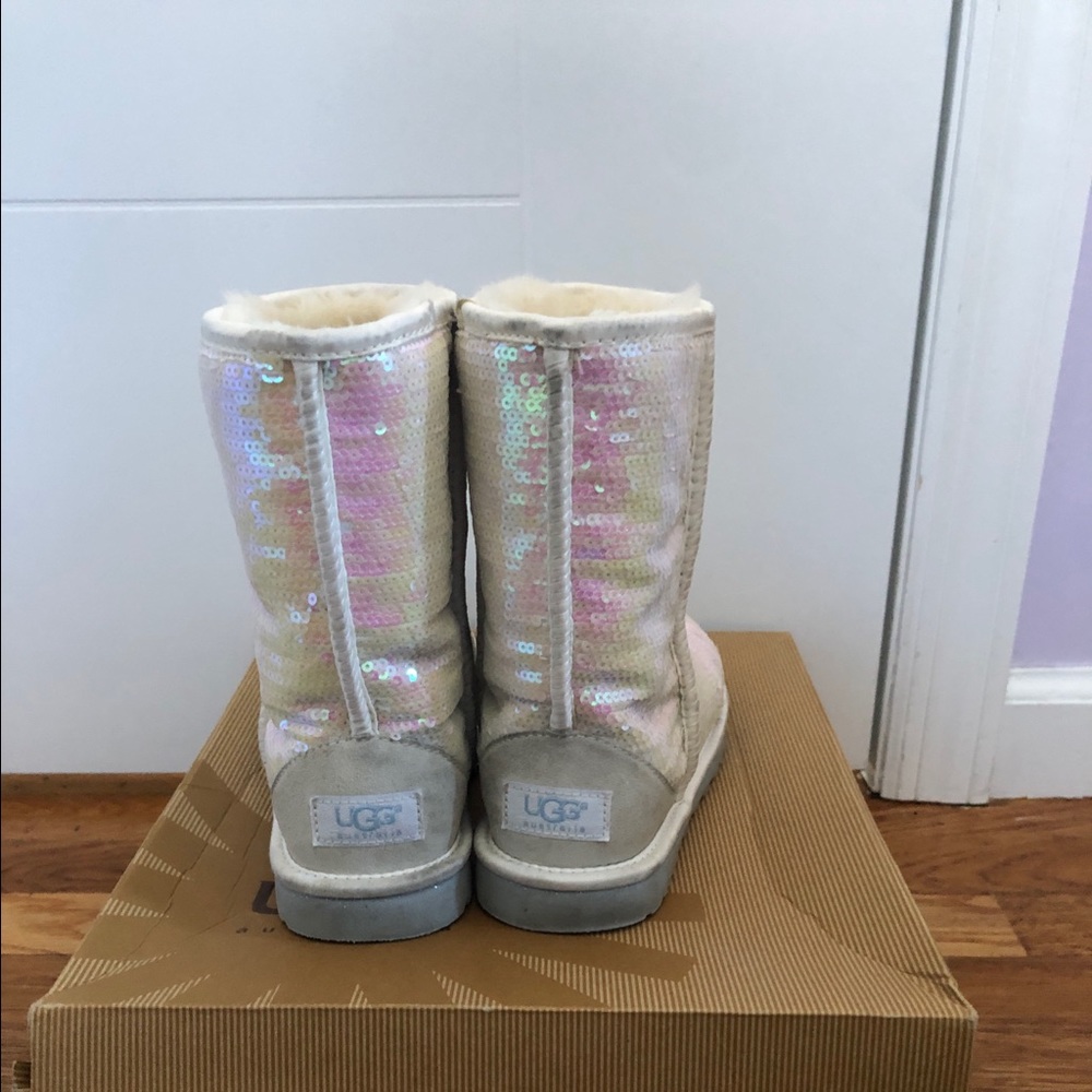 Uggs - Picture 3 of 4